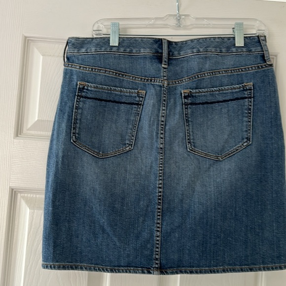 Eddie Bauer Jean skirt. Size 8 - Picture 2 of 4